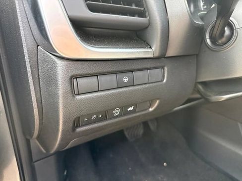 Used 2024 Nissan Rogue SV FWD image 20