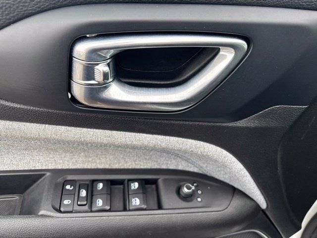 Used 2024 Jeep Compass Latitude AWD/4WD image 14
