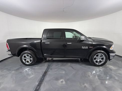 Used 2015 RAM 1500 Laramie w/ Convenience Group AWD/4WD image 4