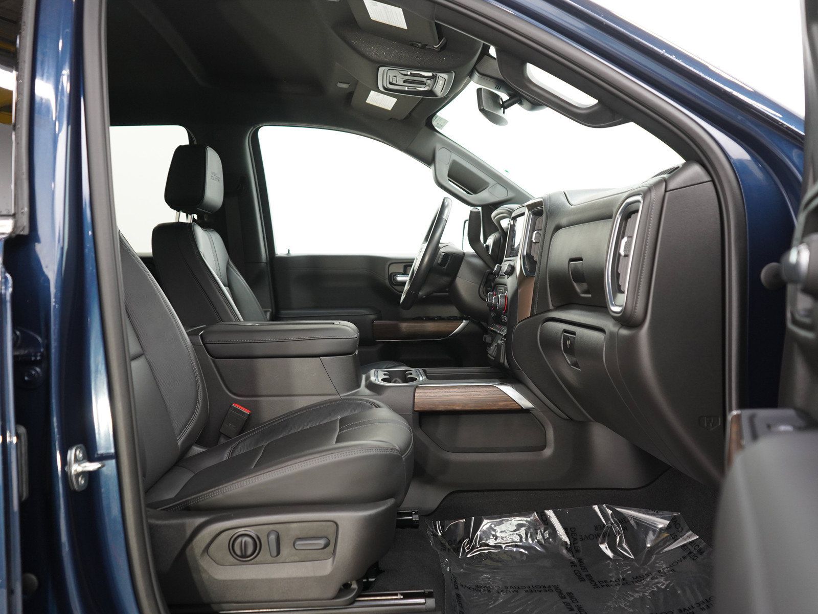 Used 2022 Chevrolet Silverado 1500 High Country w/ Safety Package II AWD/4WD image 11