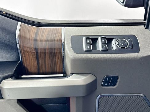 Used 2015 Ford F150 Lariat image 22