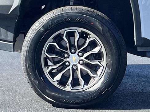 Used 2018 Chevrolet Colorado ZR2 w/ LPO, Premium Interior Package image 28