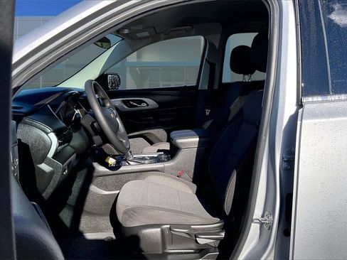 Used 2021 Chevrolet Traverse LS image 21