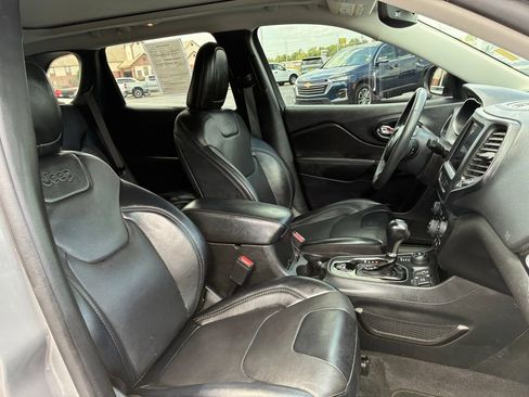 Used 2023 Jeep Cherokee Altitude Lux w/ Lux Elite Package AWD/4WD image 7