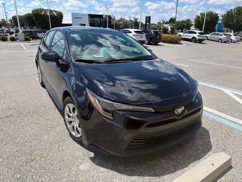 Used 2024 Toyota Corolla LE FWD image 2