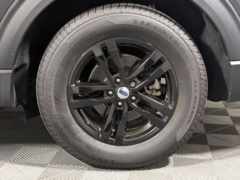 Certified 2022 Ford Explorer XLT w/ Equipment Group 202A RWD image 28