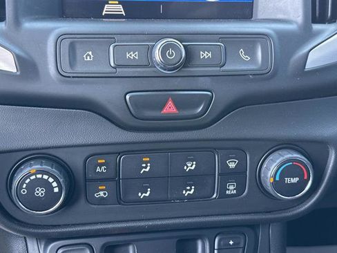 Used 2020 GMC Terrain SLE image 20