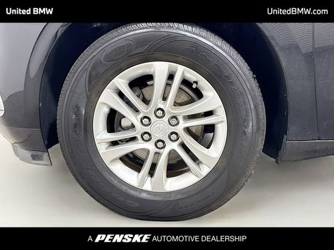 Used 2019 Buick Enclave Essence FWD image 2