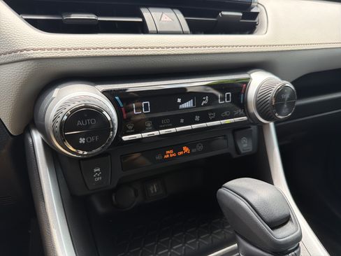 Certified 2023 Toyota RAV4 XLE w/ Convenience Package FWD image 8