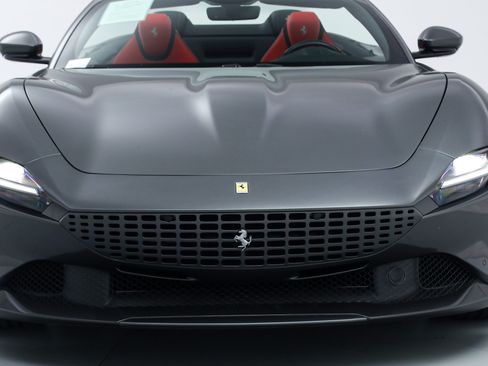 Certified 2025 Ferrari Roma Spider RWD image 13