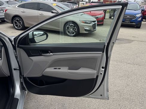 Used 2020 Hyundai Elantra SEL image 25