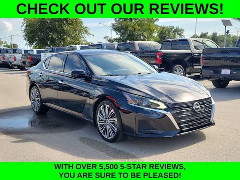 Used 2024 Nissan Altima 2.5 SL FWD image 3