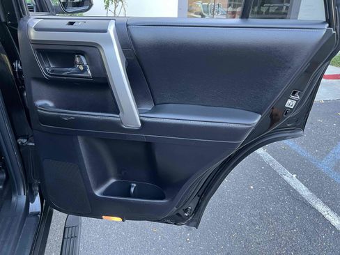 Used 2014 Toyota 4Runner SR5 image 67