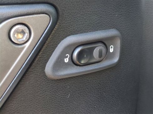 Used 2017 Jeep Wrangler Unlimited Sport image 12