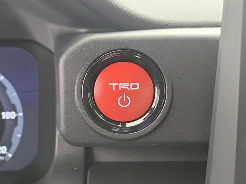 Used 2025 Toyota 4Runner TRD Off-Road AWD/4WD image 29