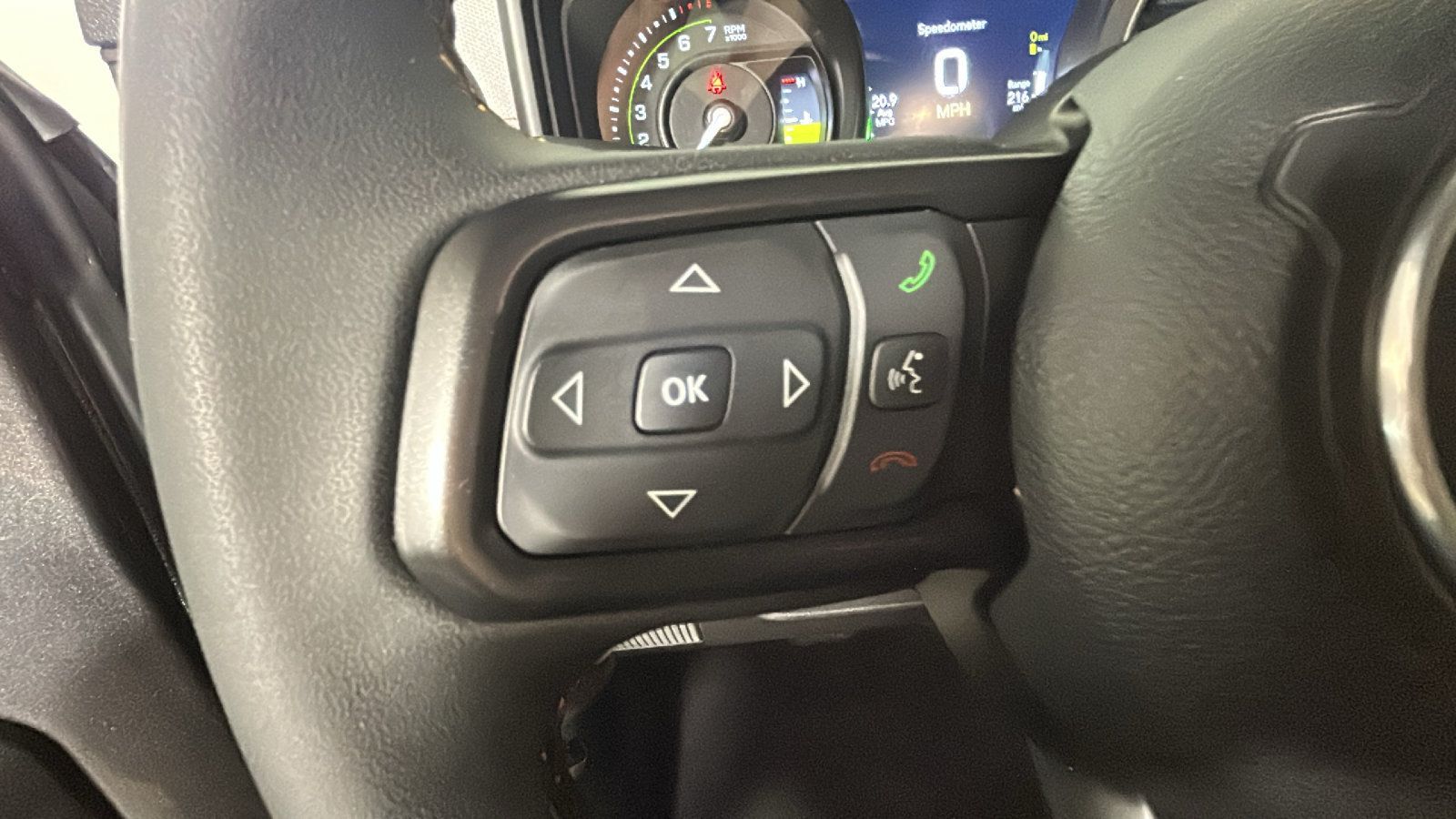 Used 2024 Jeep Wrangler Unlimited w/ Technology Group AWD/4WD image 18