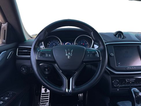 Used 2015 Maserati Ghibli RWD image 12