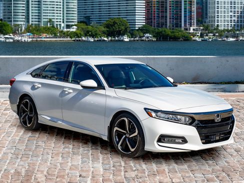 Certified 2019 Honda Accord Sport image 3