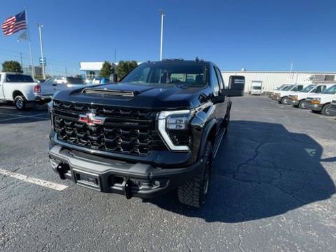 Used 2024 Chevrolet Silverado 2500 ZR2 w/ ZR2 Bison Edition AWD/4WD image 5