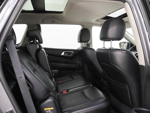 Used 2017 Nissan Pathfinder SL w/ SL Premium Package AWD/4WD image 14