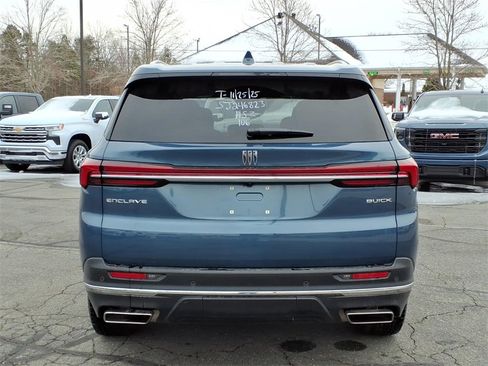 Used 2025 Buick Enclave Preferred image 4
