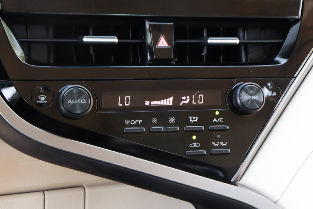 Used 2023 Toyota Camry XLE FWD image 30