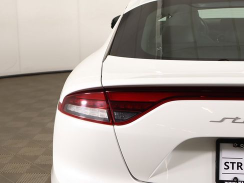 Used 2023 Kia Stinger GT2 image 19
