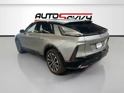 Used 2025 Cadillac Lyriq Sport AWD/4WD image 5