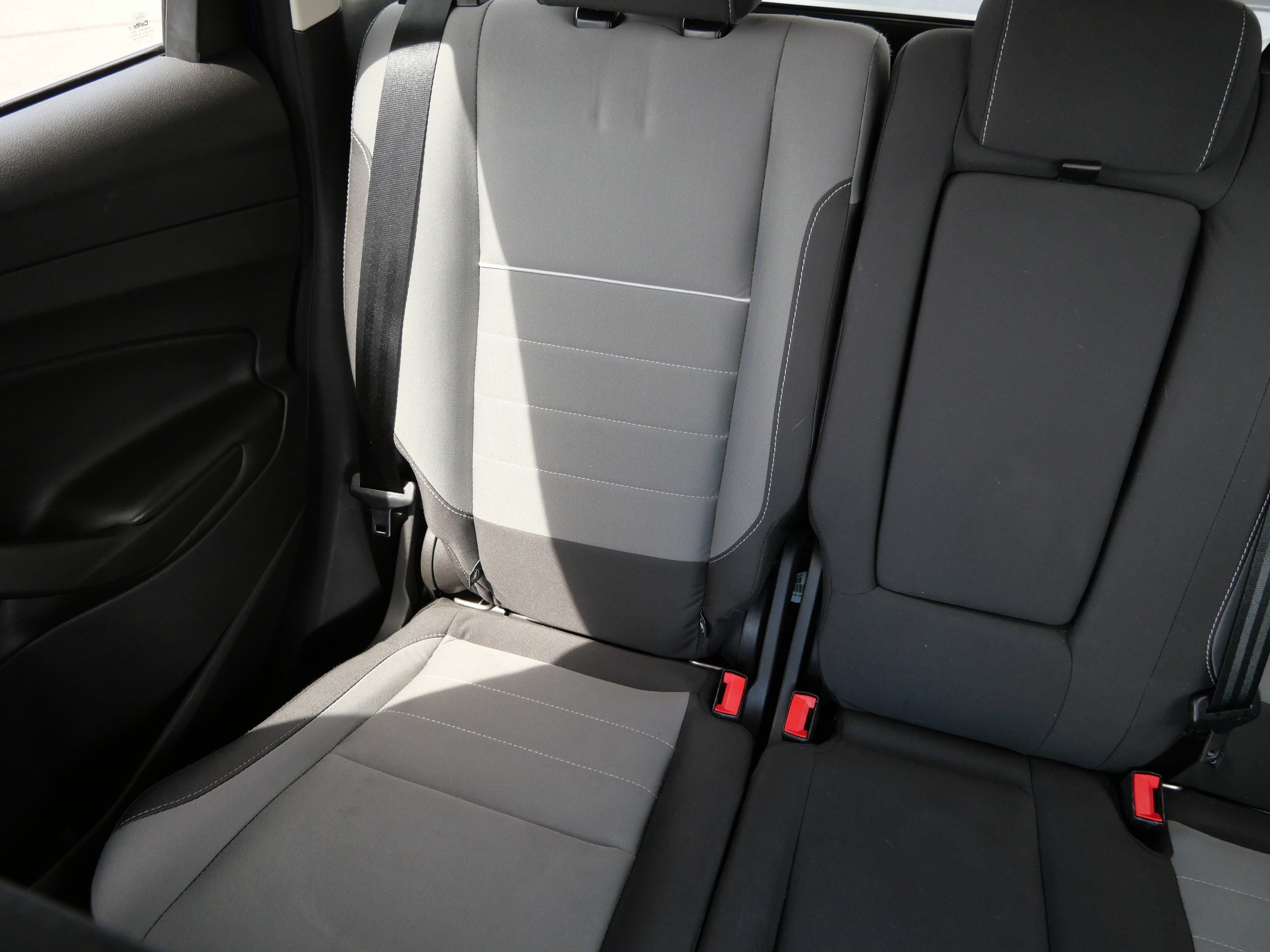 Used 2015 Ford Escape SE FWD image 12