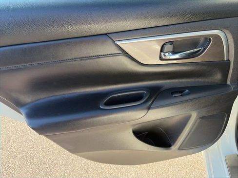 Used 2013 Nissan Altima 2.5 SL w/ 2.5 Moonroof Pkg image 10