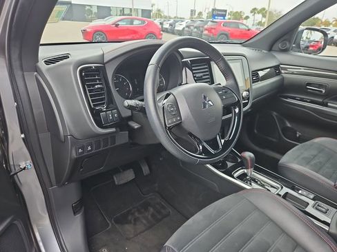 Used 2020 Mitsubishi Outlander SE image 14