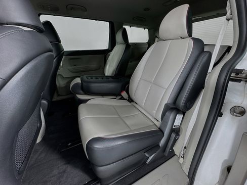Used 2019 Kia Sedona EX image 23
