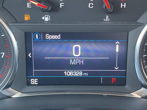 Used 2023 GMC Acadia SLE w/ Driver Convenience Package FWD image 39