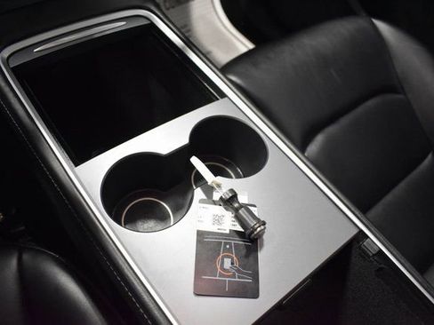 Used 2023 Tesla Model Y Long Range image 19