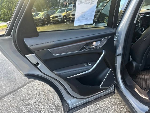 Used 2021 Jaguar F-PACE AWD/4WD image 10