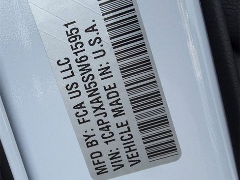 Used 2025 Jeep Wrangler Sport image 27