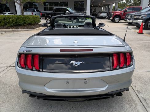 Used 2020 Ford Mustang Premium RWD image 5
