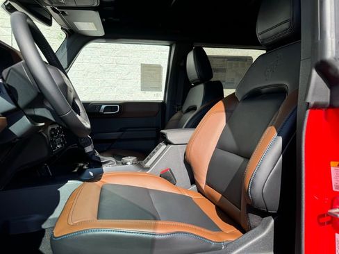 New 2024 Ford Bronco Outer Banks w/ Sasquatch Package image 15