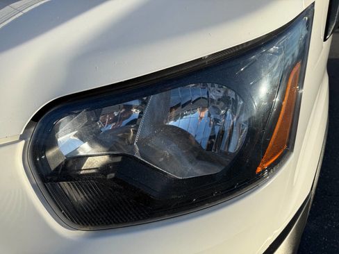 Used 2018 Ford Transit 250 130 Medium Roof image 35