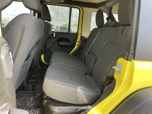 Used 2024 Jeep Wrangler Unlimited image 18