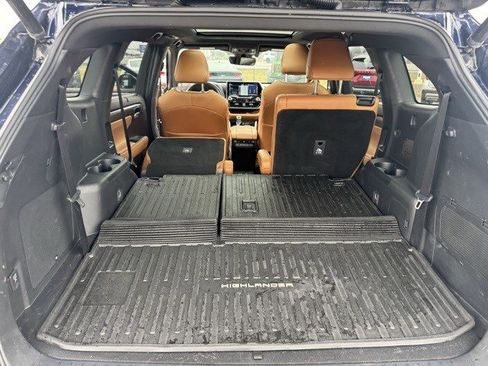 Used 2022 Toyota Highlander Platinum image 32
