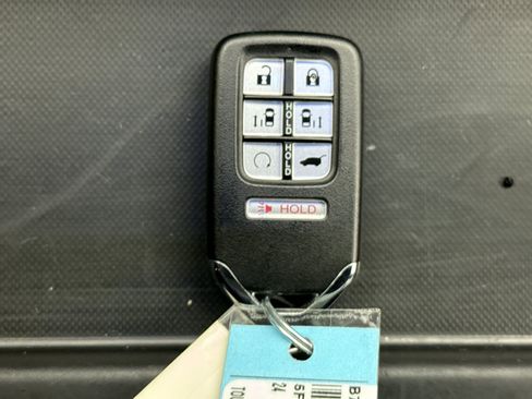 Used 2024 Honda Odyssey Touring image 10