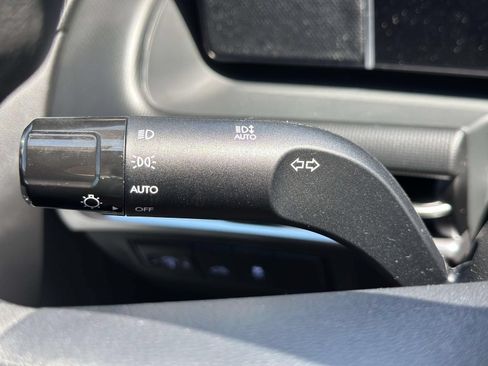 Used 2025 Hyundai Santa Cruz SE AWD/4WD image 16