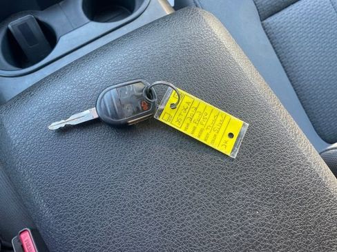 Used 2012 Ford F150 XLT w/ XLT Chrome Pkg image 21