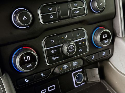 Used 2021 Chevrolet Tahoe LT image 17