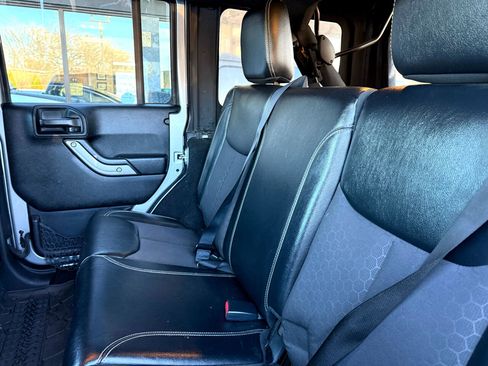 Used 2016 Jeep Wrangler Unlimited Sport image 23