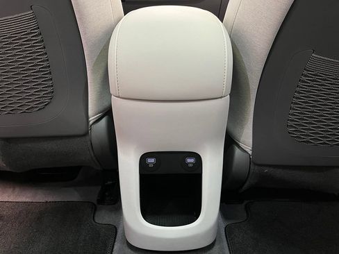 Used 2023 Hyundai Ioniq 5 Limited w/ Cargo Package AWD/4WD image 16