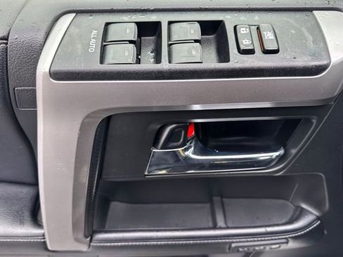 Used 2019 Toyota 4Runner Limited image 11