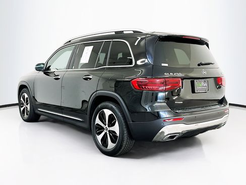 Used 2025 Mercedes-Benz GLB 250 4MATIC image 5