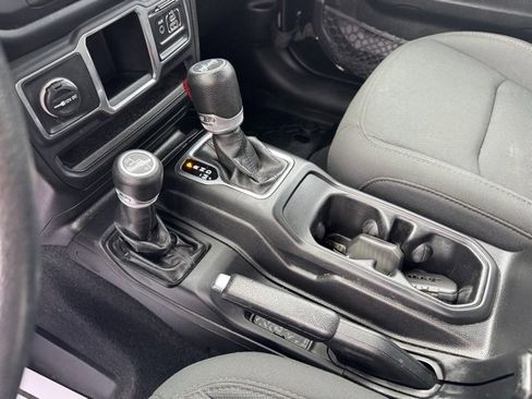 Used 2019 Jeep Wrangler Unlimited Sport image 19